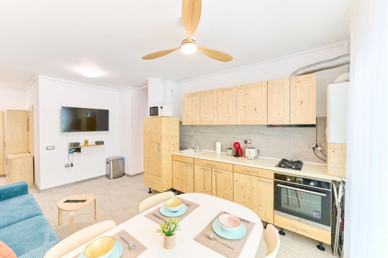 Blacksearama Apartment- Spa, Pools And Parking Mamaia Ngoại thất bức ảnh
